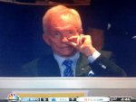 jerry-jones-nosepick.jpg