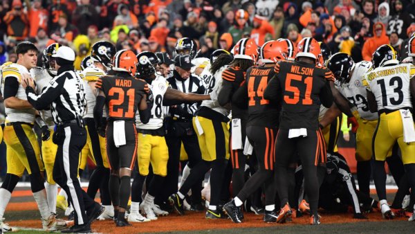 Steelers-Browns-Brawl-1024x576.jpg