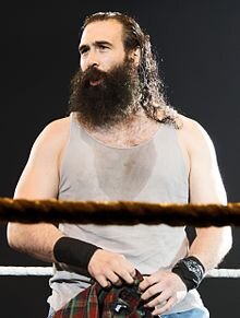 220px-Luke_Harper_April_2015[1].jpg